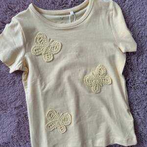 Vlinder tshirt yellow