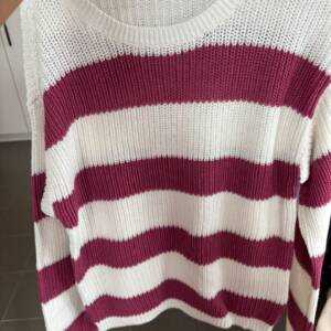 Sif Striped pull bordeaux
