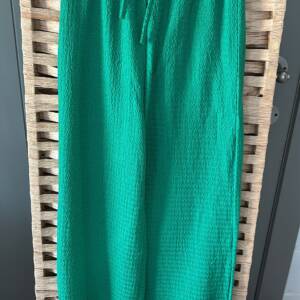 Groene zomerbroek